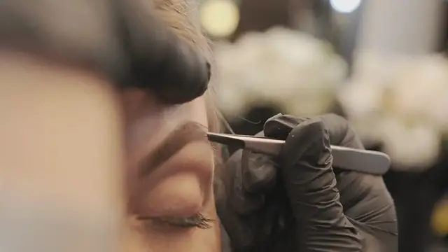 Video thumbnail for 12 Best Makeup Trends for 2025