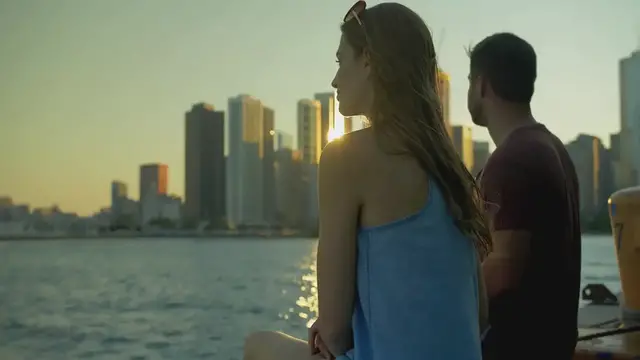 Video thumbnail for "Suki Waterhouse Reflects on 'Intense' Meeting with Robert Pattinson: 'I Light Up When I'm Around Him'"