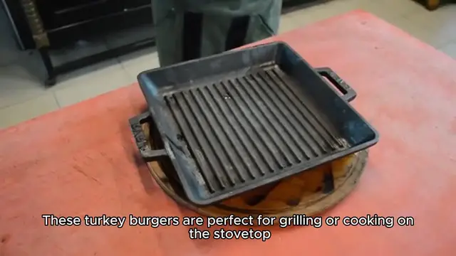 Video thumbnail for turkey burgers recipe