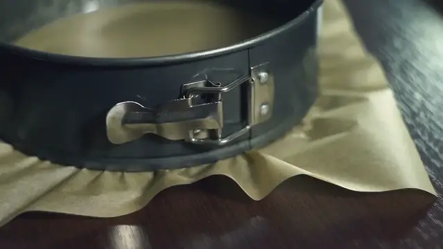 Video thumbnail for Classic Southern Hummingbird Cake Recipe