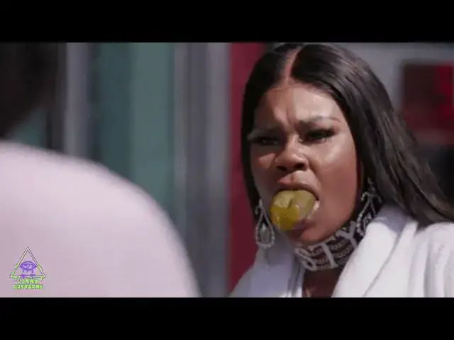 Video thumbnail for Sukihana gets dragged for confusing the word "musician" with "magician"