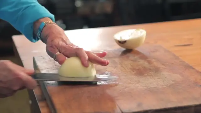 Video thumbnail for 
				 Dicing an Onion