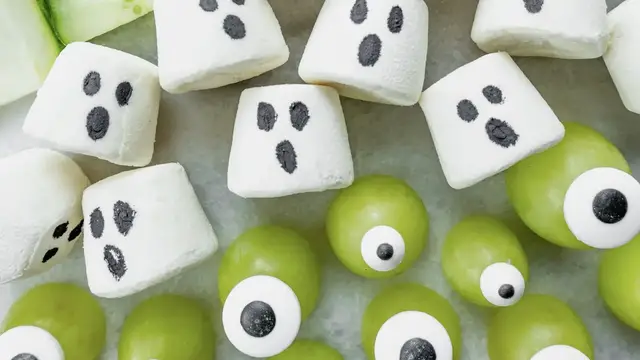 Video thumbnail for 3 Easy Halloween Food Ideas for Kids