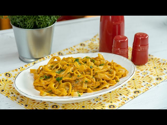 Video thumbnail for Tagliatelle com Molho Cremoso de Camarão e Leite de Coco