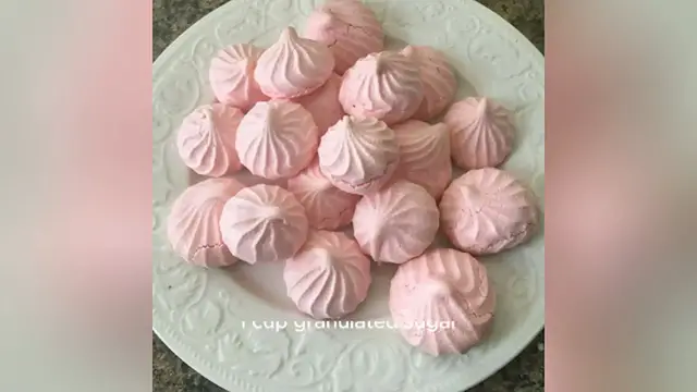Video thumbnail for meringue cookies recipe