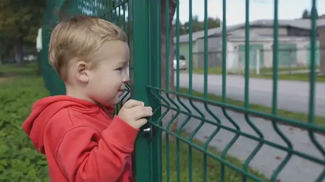 Video thumbnail for "Where the Crawdads Sing" by Delia Owens