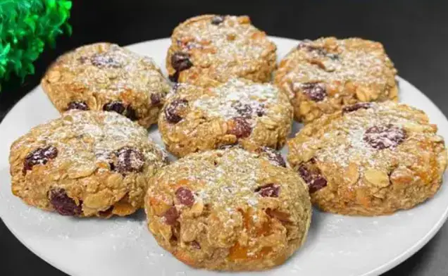 Video thumbnail for Easy Healthy Baked Oatmeal Recipe: Fruits and Nuts Edition
