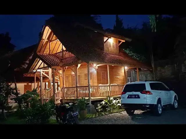 'Video thumbnail for Villa Jati Pagerwangi - Exterior'
