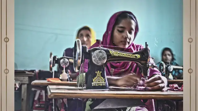 Video thumbnail for When Is The Best Time To Buy A Sewing Machine at 80% Off in 2023?