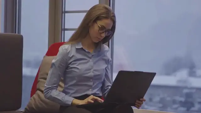 Video thumbnail for Optimizing Instagram Ads: Tips for Better ROI