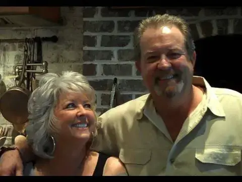 Video thumbnail for Shrimp Week on Get Cookin' on PaulaDeen.com