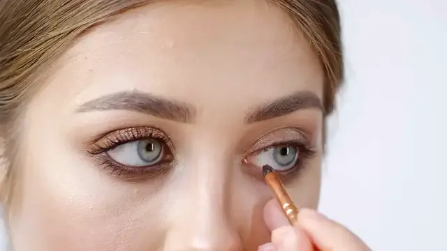 Video thumbnail for  Sunset Eye Makeup