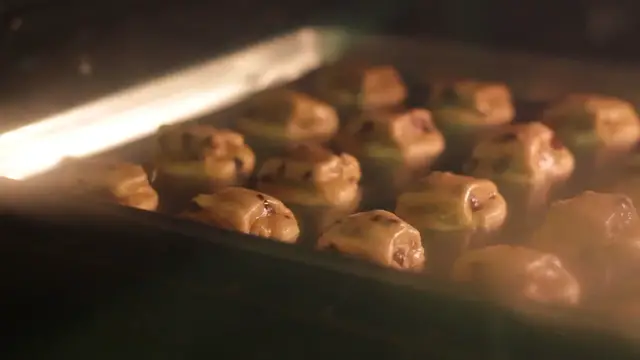 Video thumbnail for Irresistible Honey Apple Slice Cookies: The Sweetest Thing You'll Ever Bake!