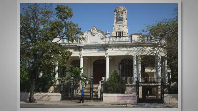 Video thumbnail for Exploring the Lavish Mansions of Chicago Bulls Players