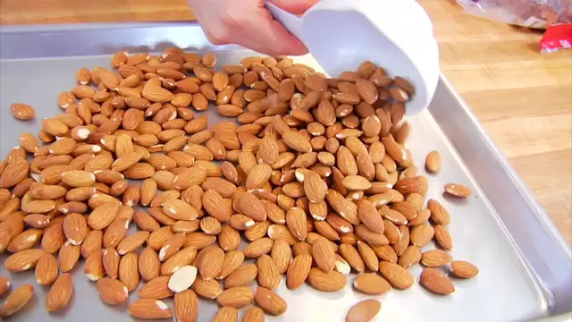 'Video thumbnail for HOW TO MAKE ALMOND BUTTER DIY recipe(720P HD)'