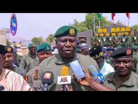 Video thumbnail for YAN AREWA SAMADA 100,000😥