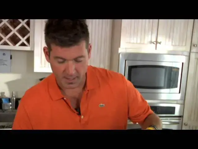 Video thumbnail for Jamie Deen's How-To: Roasting Garlic on Your Stovetop