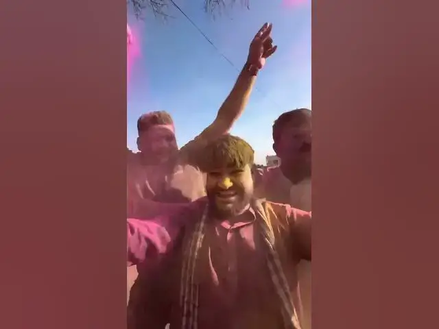 'Video thumbnail for We Celebrated Holi With 1000 Friends!'