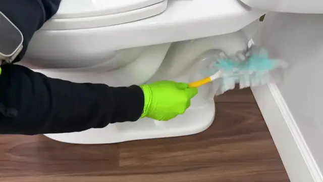 Video thumbnail for 9.10 Things You Need To Know About Cleaning Your Toilet (1080p 60fps)