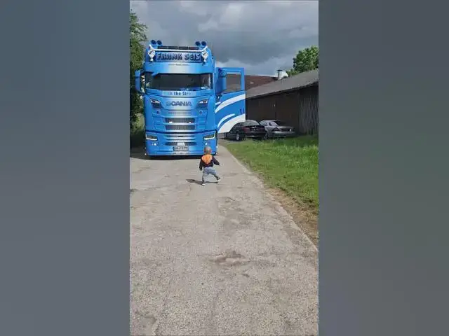 Video thumbnail for Danyal Trucks _ Truck drivers are good fathers to their children