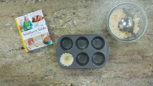 Video thumbnail for 
				 Baked Eggs in Hashbrown Cups