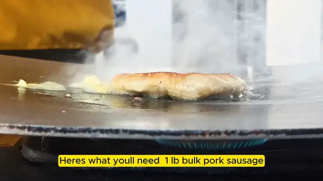 Video thumbnail for Sausage & Crescent Roll Breakfast Casserole