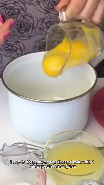 Video thumbnail for Spicy Fried “Chicken” Sandwich