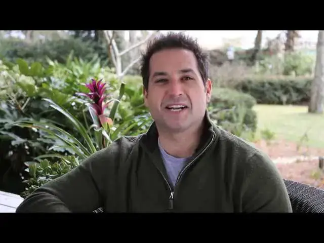 Video thumbnail for Bobby Lightens It Up: Steam Your Veggies