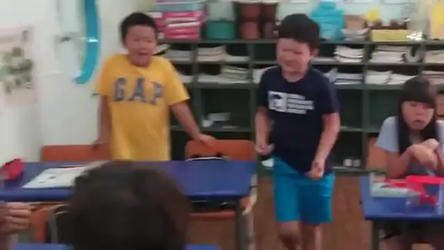 Video thumbnail for Korean Kids Taste for the First Time Sour Warhead Candies