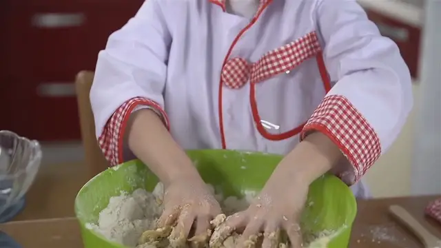 Video thumbnail for Classic Homemade Cornbread Recipe: A Southern Staple