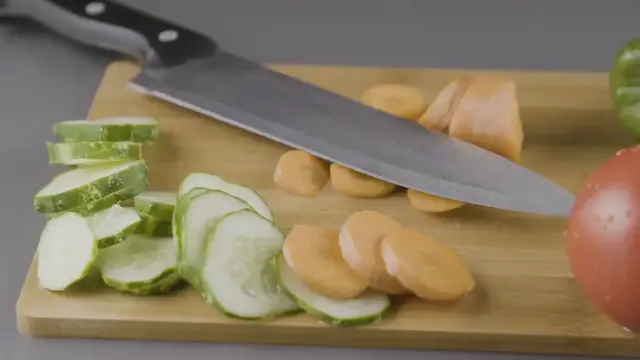 Video thumbnail for Ribollita with Bread and Vegetables Recipe