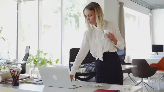 Video thumbnail for Choosing the Right Investment Account for You