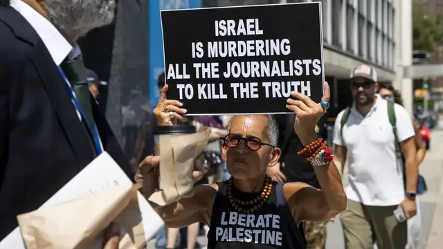 'Video thumbnail for NYC protesters call out media, demand condemnation of Israel over Gaza journalists’ deaths'