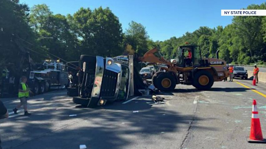 Video thumbnail for Rollover crash on Thruway in Yonkers involving garbage truck snarls traffic