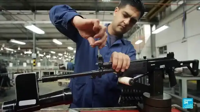 'Video thumbnail for Colombia manufactures first rifles to replace Israeli weapons'