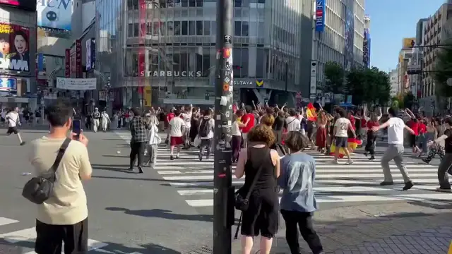 Video thumbnail for Wold Cup 2026 – Japan: Fans Celebrate Spain’s Second World Cup Title in Shibuya.