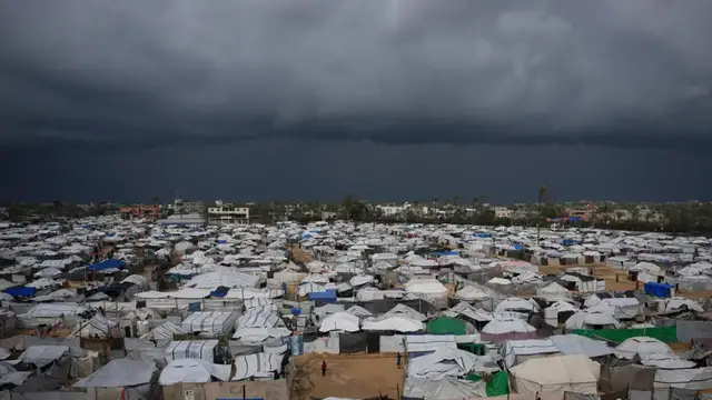 Video thumbnail for Israel confirms ban on dozens of NGOs in Gaza despite international concern