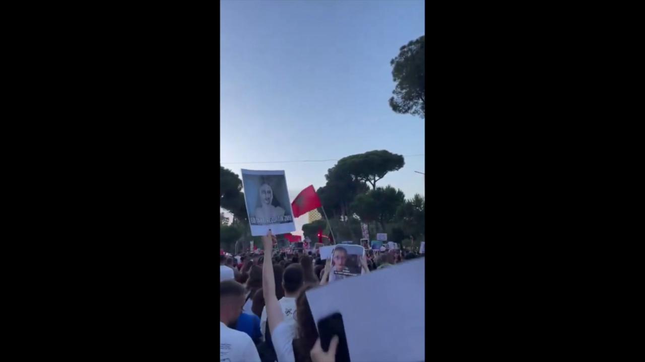 Video thumbnail for Albanians Protest Resort Project Linked To Kushner.