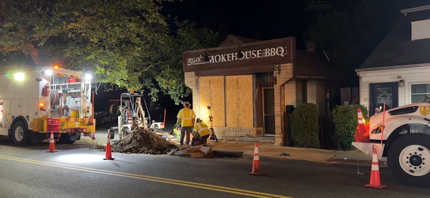 Video thumbnail for Firefighters battle blaze at BBQ restaurant in Nassau County