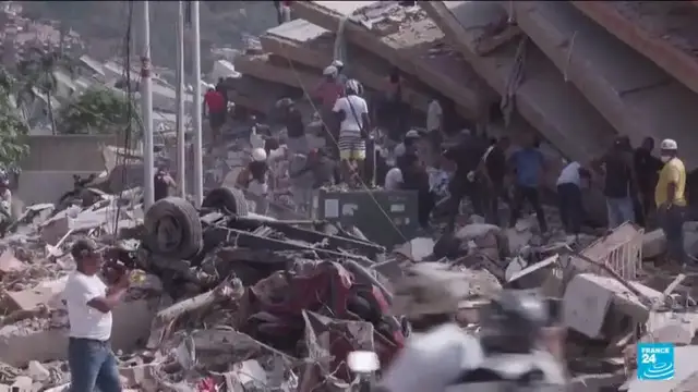 Video thumbnail for Venezuela: Survivors say rescue effort too slow