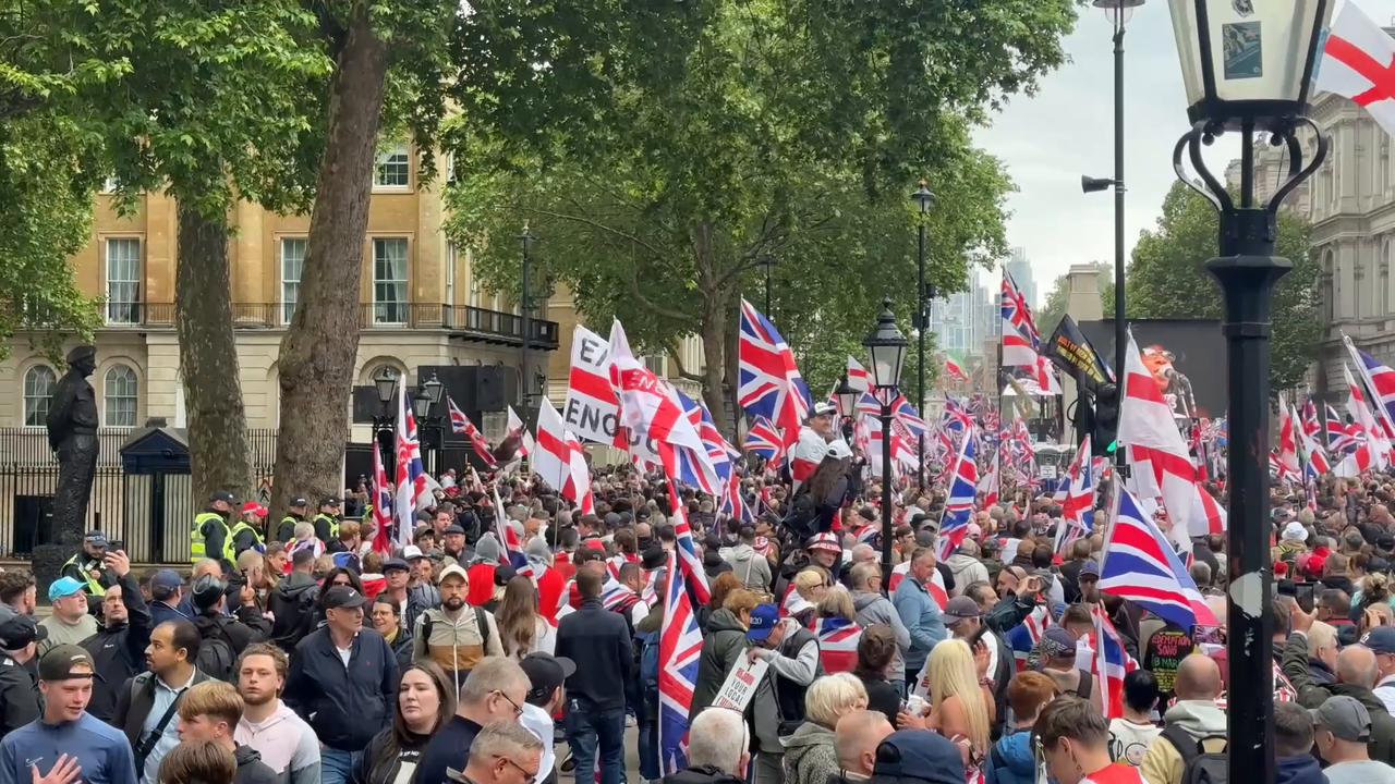 Video thumbnail for US: Demonstrators gather in London for far-right 'Unite the Kingdom' march.