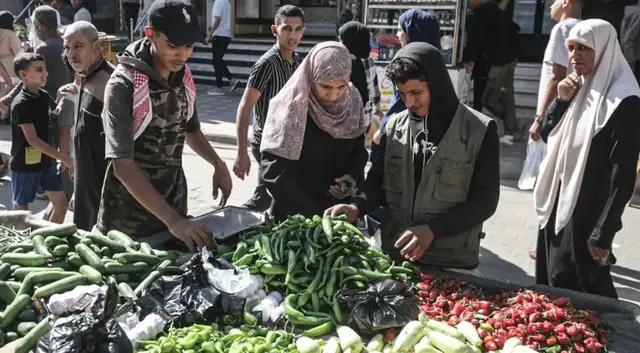 'Video thumbnail for Gaza’s markets recover slowly as residents battle costly cash withdrawals'