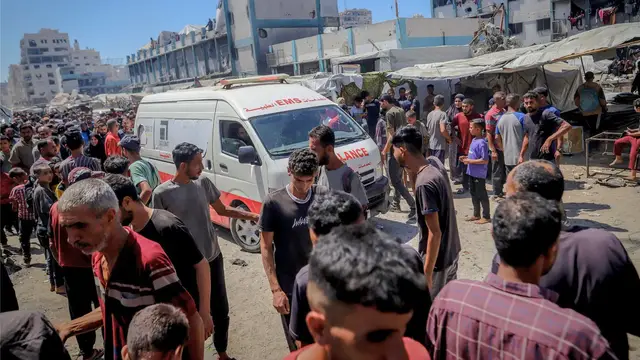 'Video thumbnail for Israeli air strike hits busy market in Gaza City, killing four and injuring dozens'