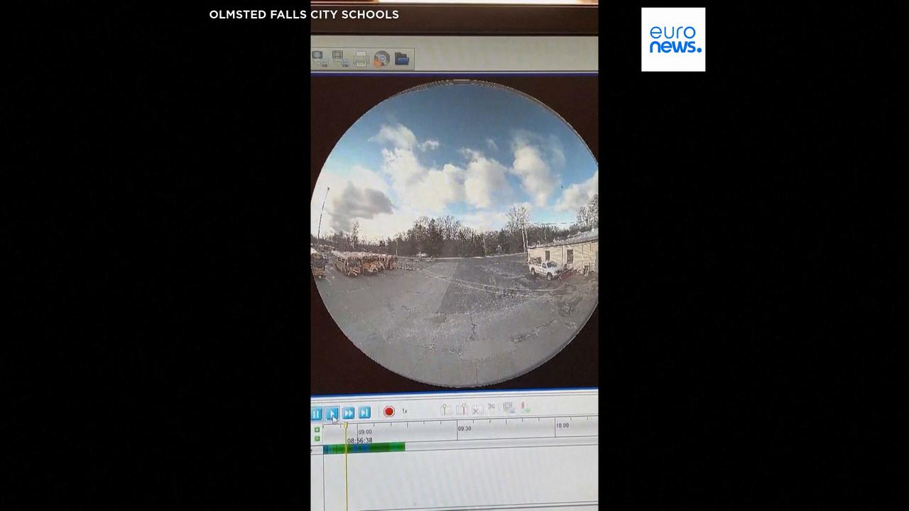 Video thumbnail for Watch: Meteor streaks across Ohio sky, NASA confirms