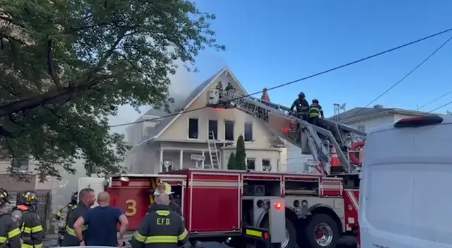 Video thumbnail for Woman injured after jumping from 3rd floor of burning Elizabeth home