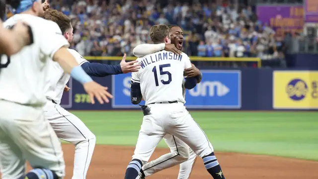 Video thumbnail for Tampa Bay-Milwaukee Total: Is the Over the Best Bet?