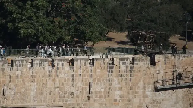 Video thumbnail for Around 1,300 Israeli occupiers storm Al-Aqsa Mosque compound in occupied East Jerusalem.