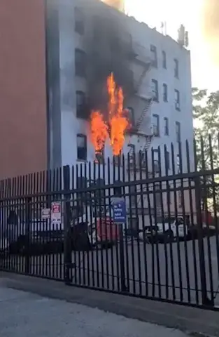 Video thumbnail for Six people, including 2 firefighters, injured in West Farms fire