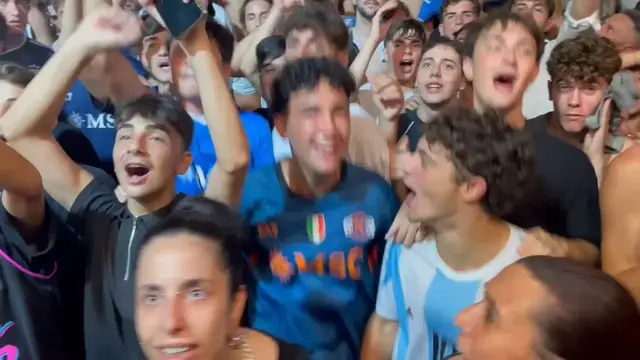 Video thumbnail for Italy: Football fans in Naples spectate 2026 FIFA World Cup final.