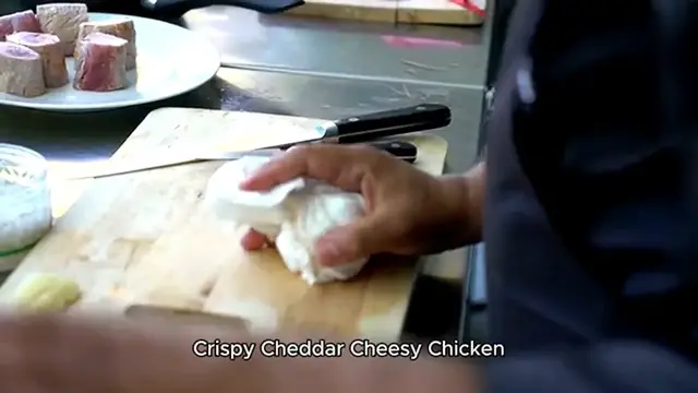 Video thumbnail for Crispy Cheddar Cheesy Chicken